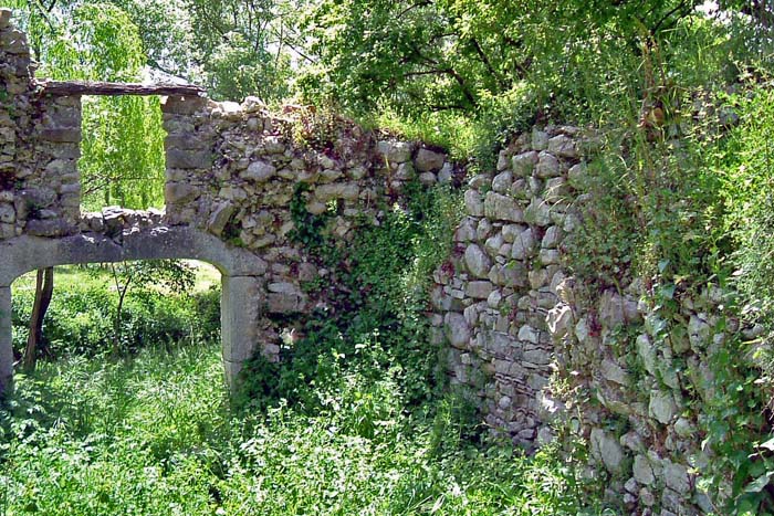 antico mulino ad acqua con deposito- Ottati
